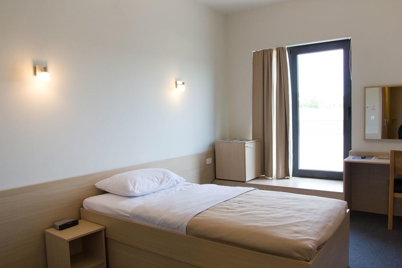 Hotel Lika Sjever Brinje 外观 照片